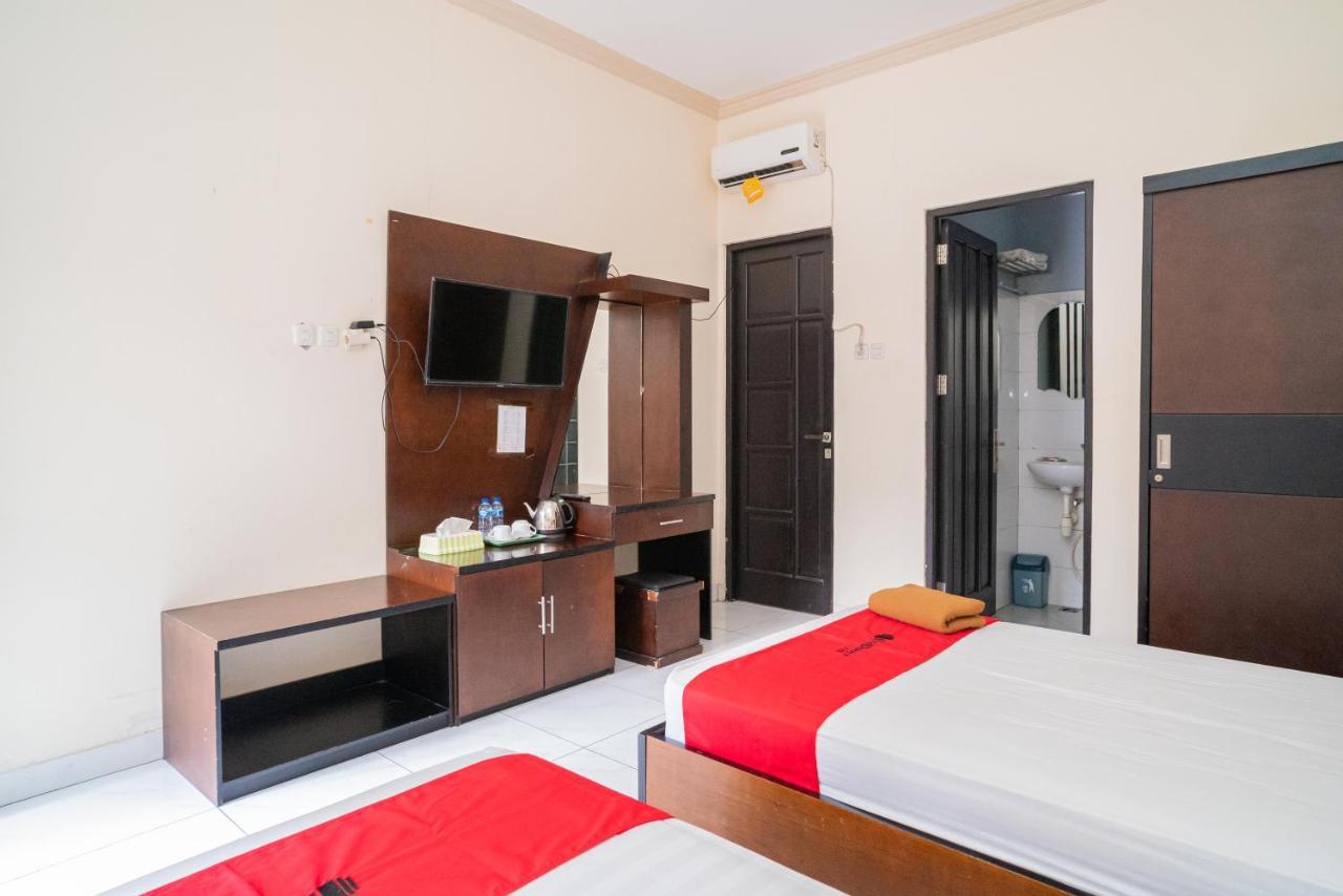 เรดดอร์ซ @ วิสมา ปังรังโก Hotel ปาลังการายา ภายนอก รูปภาพ
